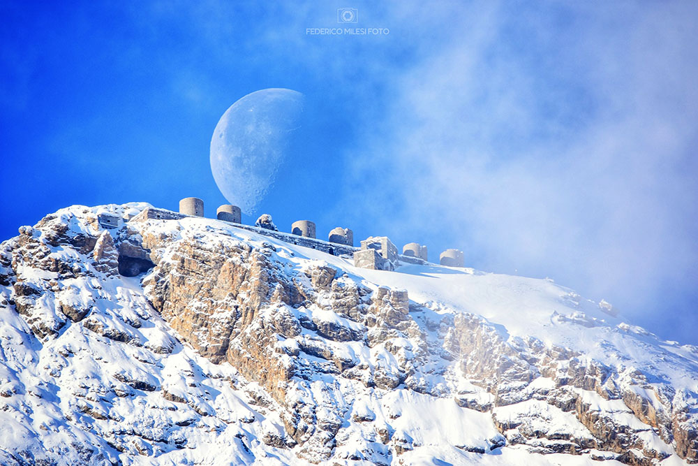 9 dicembre 2020. Federico Milesi, Il bacio tra il Monte Chaberton e la Luna